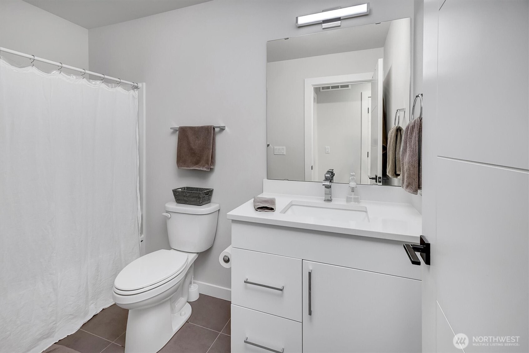 8911 Northeast 173rd Place, Unit B Bothell, WA 98011 - Photo 19 of 28