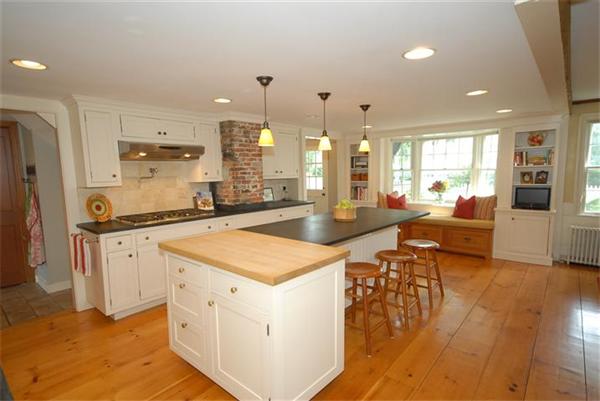 4 Lovejoy Road Andover, MA 01810 - Photo 3 of 30 Gallery Image 3