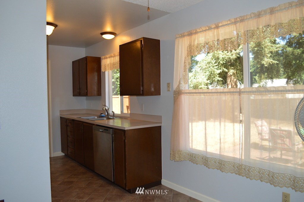 14620 Southeast 142nd Street Renton, WA 98059 - Photo 13 of 23