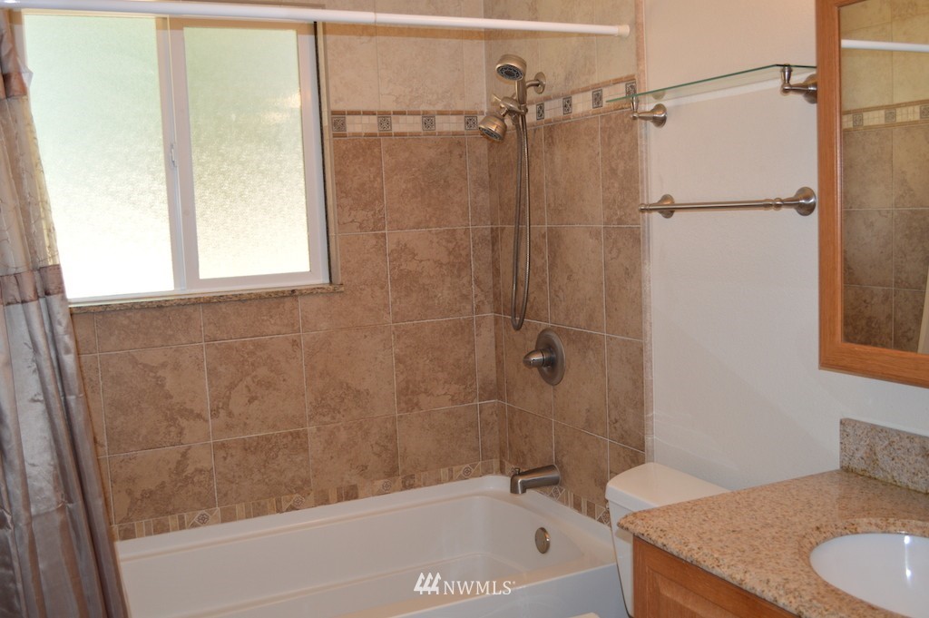 14620 Southeast 142nd Street Renton, WA 98059 - Photo 16 of 23