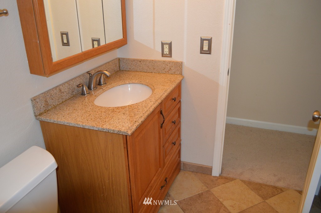14620 Southeast 142nd Street Renton, WA 98059 - Photo 17 of 23