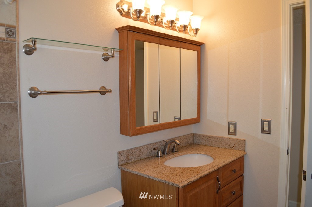 14620 Southeast 142nd Street Renton, WA 98059 - Photo 18 of 23