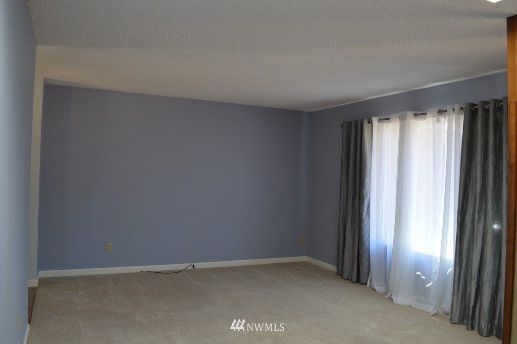 14620 Southeast 142nd Street Renton, WA 98059 - Photo 6 of 23