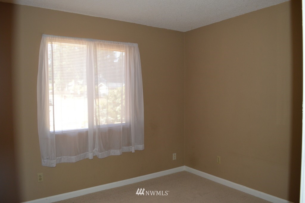 14620 Southeast 142nd Street Renton, WA 98059 - Photo 8 of 23