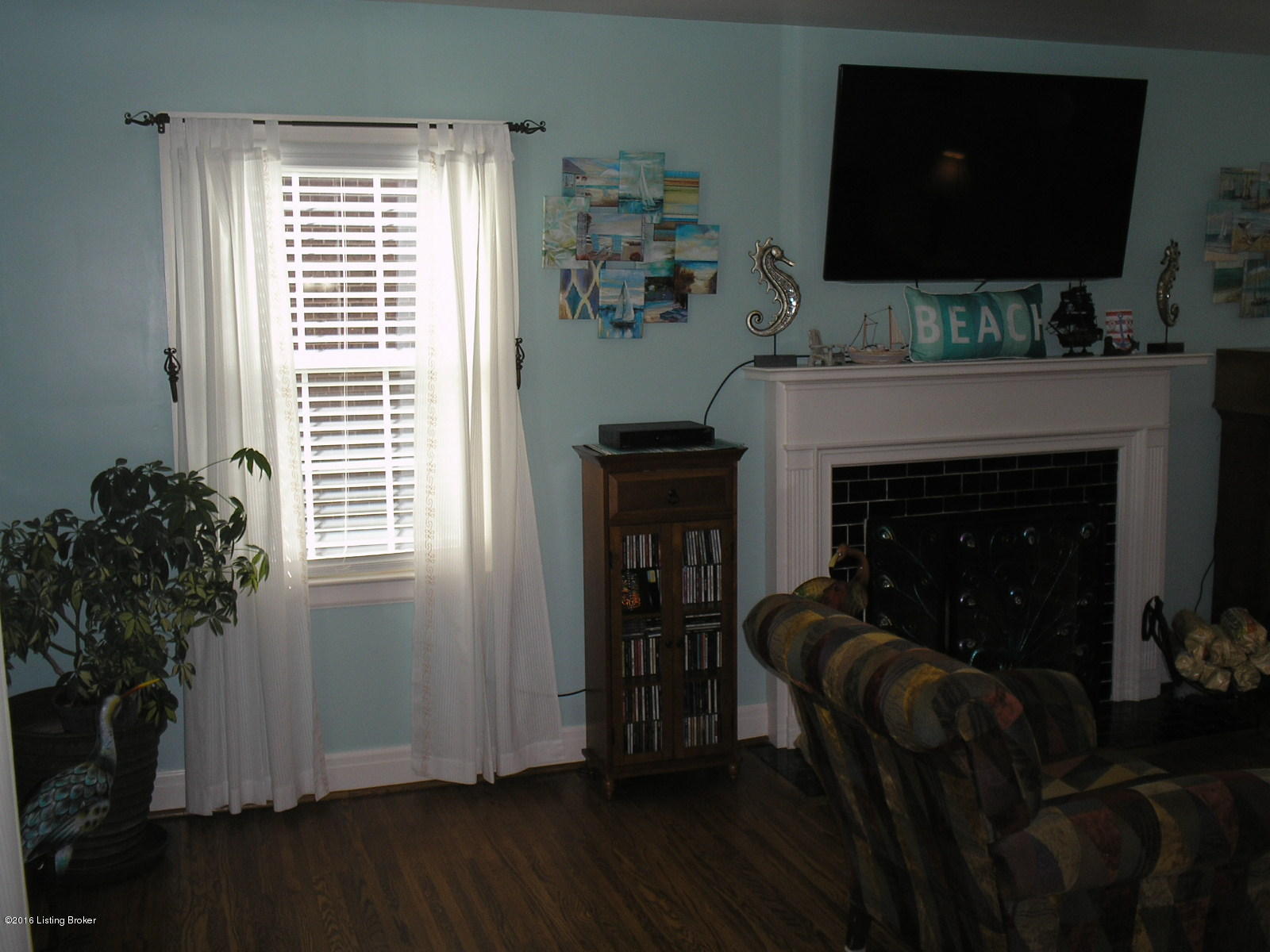 3306 Robin Road Audubon Park, KY 40213 - Photo 3 of 40 Living Room with fireplace