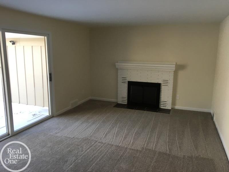 3208 Riverside Drive Port Huron, MI 48060 - Photo 16 of 36 31338210-15.JPG