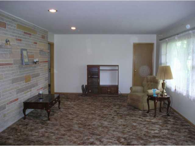 2212 East Thompson Road Indianapolis, IN 46227 - Photo 2 of 10 Gallery Image 2