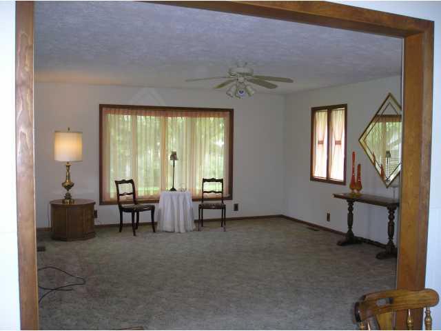 2212 East Thompson Road Indianapolis, IN 46227 - Photo 3 of 10 Gallery Image 3