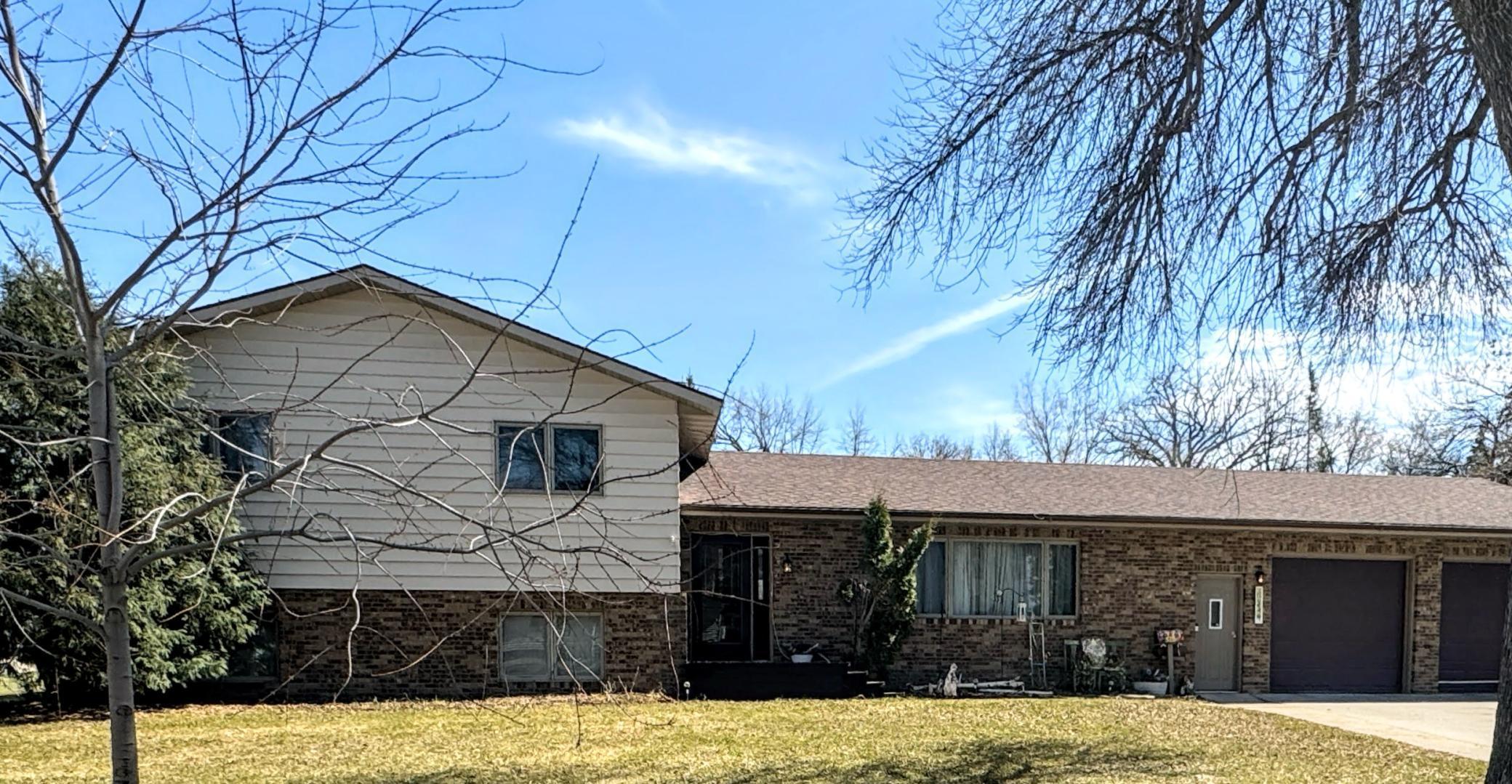 325 South Ash Street Crookston, MN 56716 - Photo 1 of 43