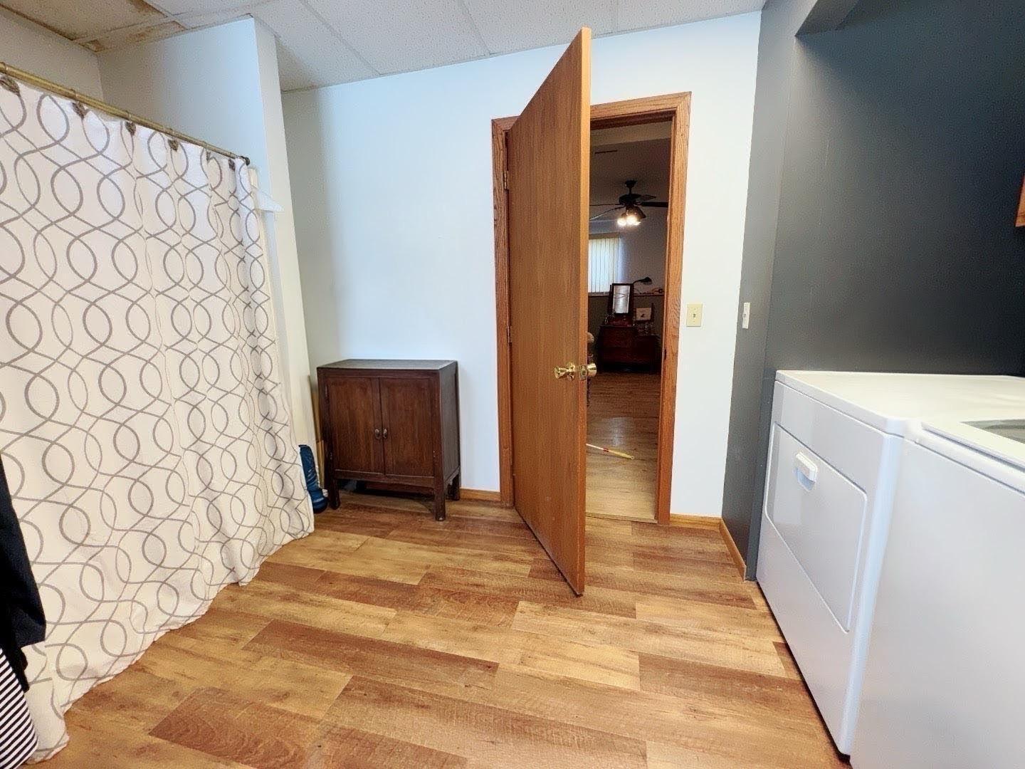 325 South Ash Street Crookston, MN 56716 - Photo 17 of 43