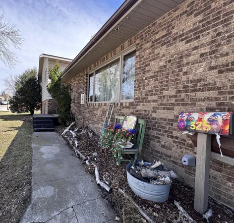$289,500 | 325 South Ash Street, Crookston, MN 56716