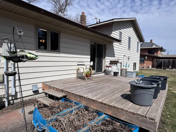 $289,500 | 325 South Ash Street, Crookston, MN 56716