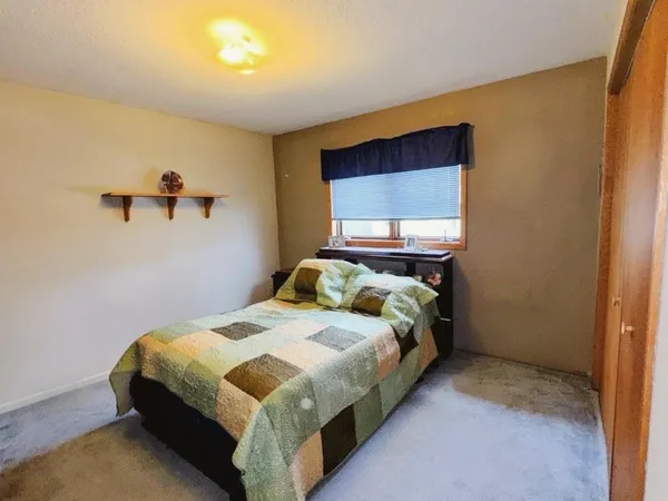 $289,500 | 325 South Ash Street, Crookston, MN 56716