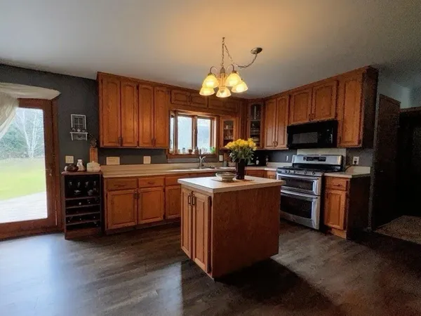 $289,500 | 325 South Ash Street, Crookston, MN 56716