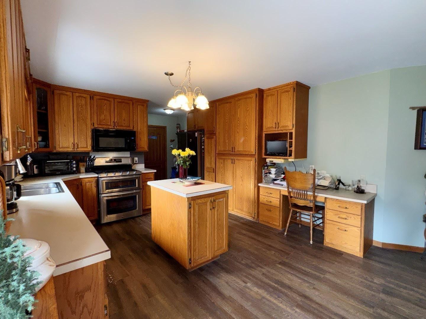 325 South Ash Street Crookston, MN 56716 - Photo 4 of 43