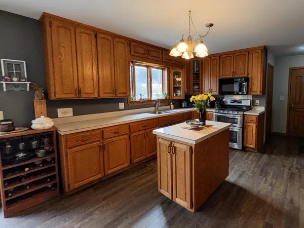 $289,500 | 325 South Ash Street, Crookston, MN 56716