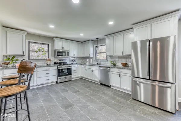 $329,000 | 837 Parkway Boulevard, Elizabethton, TN 37643