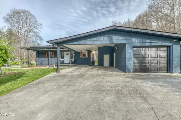 $329,000 | 837 Parkway Boulevard, Elizabethton, TN 37643
