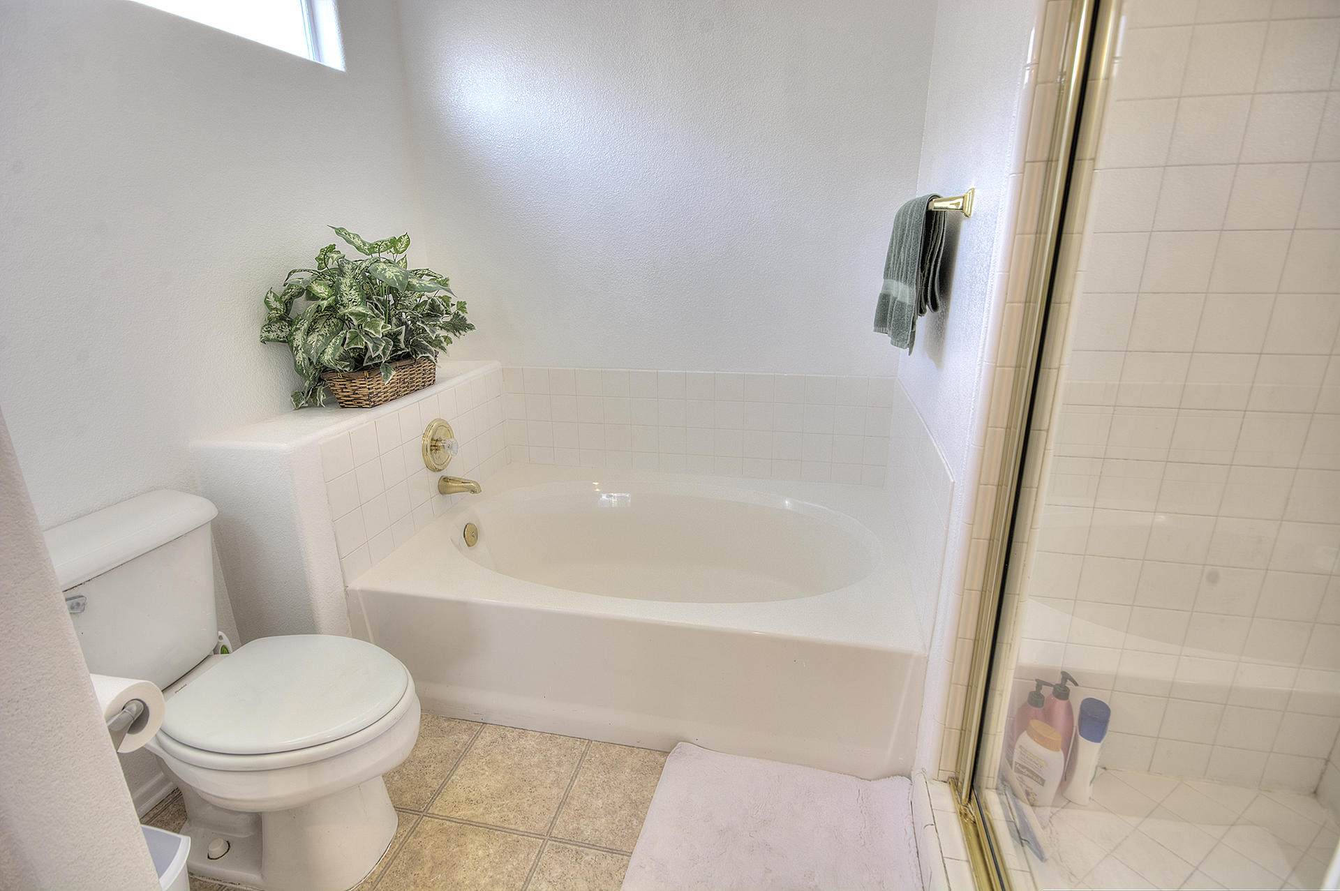 68392 Riviera Road Cathedral City, CA 92234 - Photo 18 of 21 a bathroom with a toilet and a shower