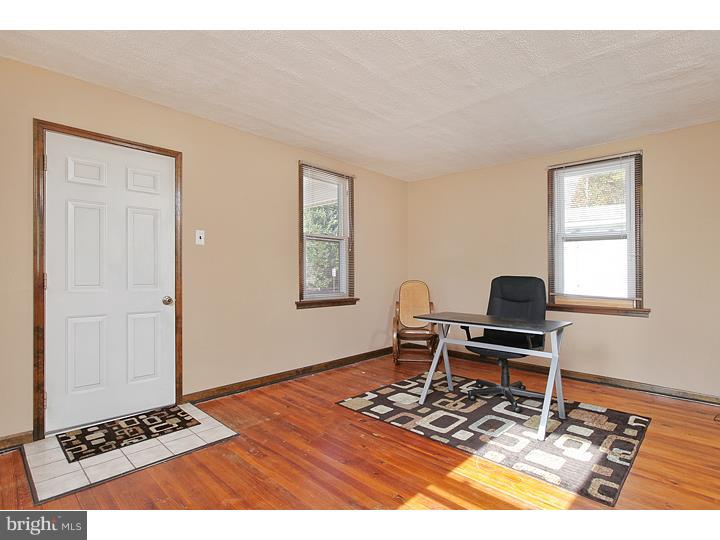 17 Holly Street Clementon, NJ 08021 - Photo 6 of 12