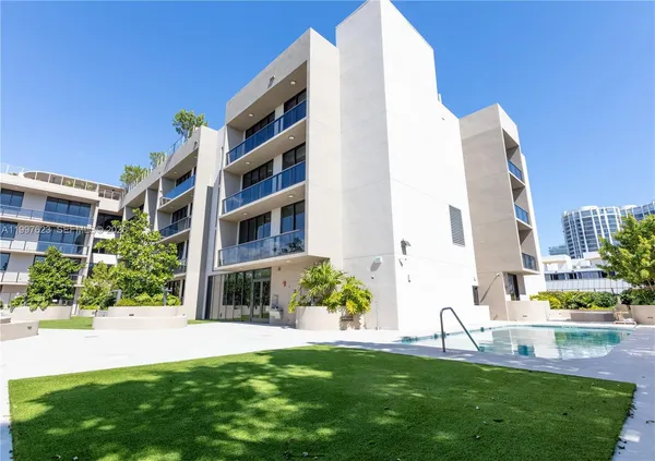 $3,767,400 | 3034 Oak Avenue, Unit 504, Coconut Grove, FL 33133