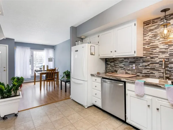 $300,000 | 297 College Street, Unit 4C, Burlington, VT 05401