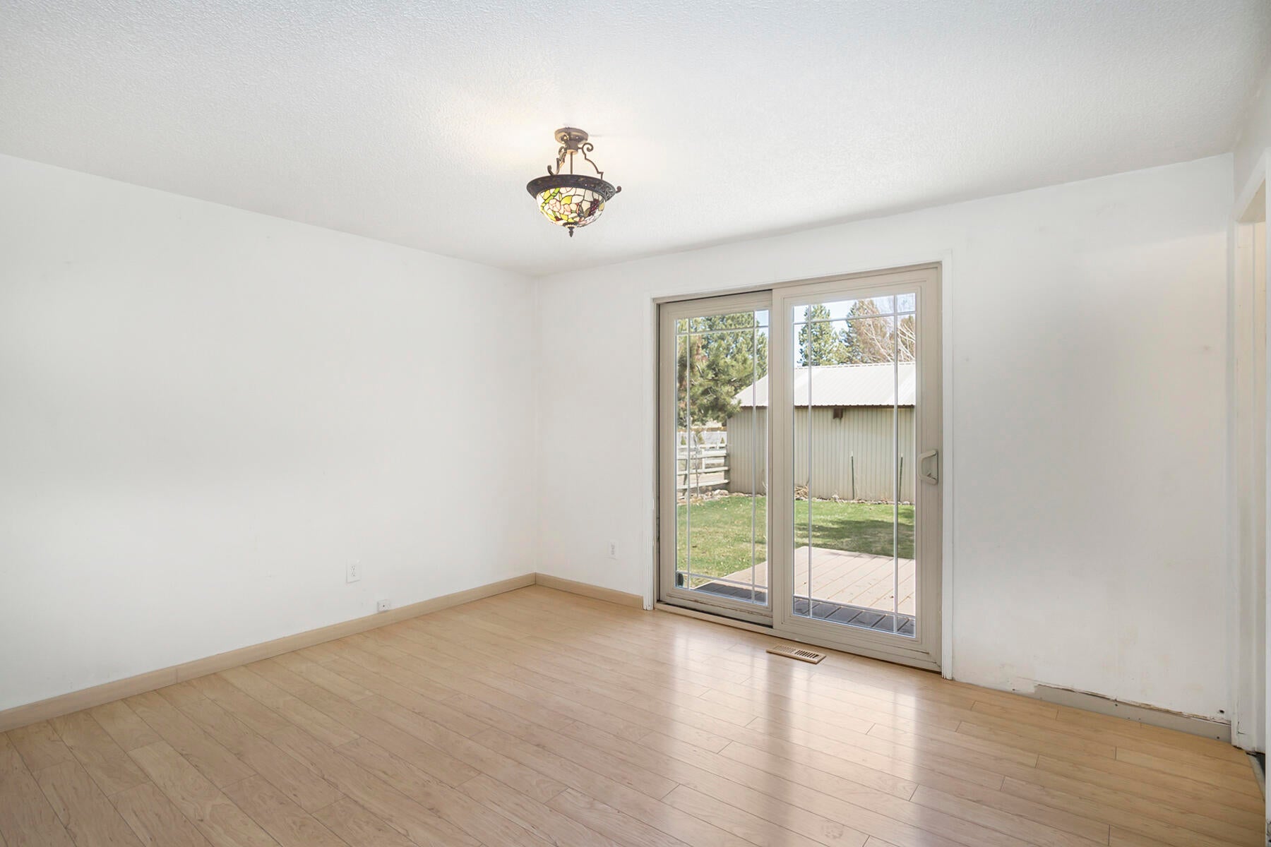 61865 Dobbin Road Bend, OR 97702 - Photo 15 of 38 15