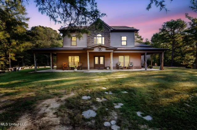 $670,000 | 1088 South Red Banks Road, Byhalia, MS 38611