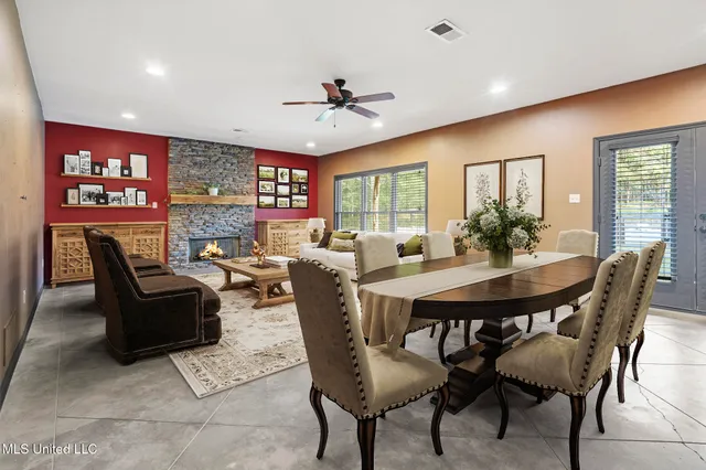 $670,000 | 1088 South Red Banks Road, Byhalia, MS 38611