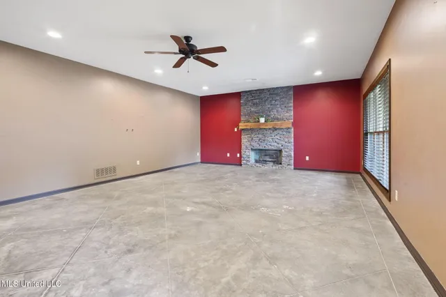 $670,000 | 1088 South Red Banks Road, Byhalia, MS 38611