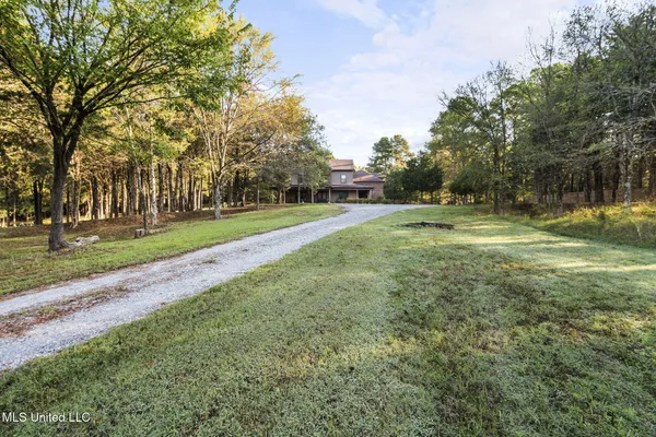 $663,500 | 1088 South Red Banks Road, Byhalia, MS 38611