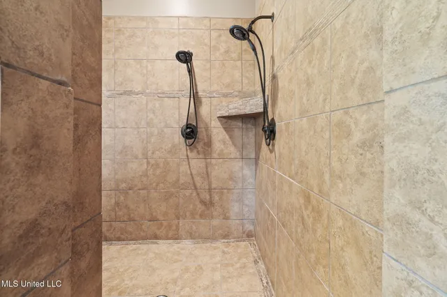 $670,000 | 1088 South Red Banks Road, Byhalia, MS 38611