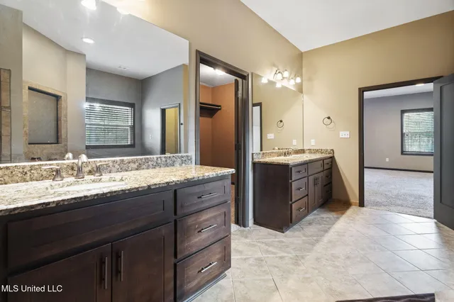 $670,000 | 1088 South Red Banks Road, Byhalia, MS 38611