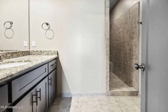 $670,000 | 1088 South Red Banks Road, Byhalia, MS 38611