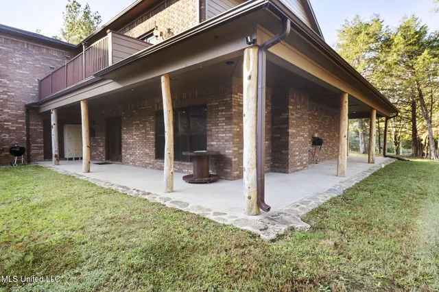 $670,000 | 1088 South Red Banks Road, Byhalia, MS 38611