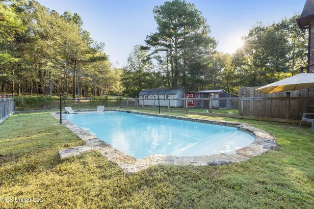 $670,000 | 1088 South Red Banks Road, Byhalia, MS 38611