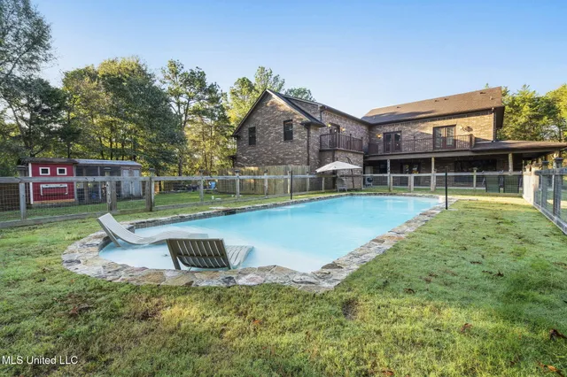 $670,000 | 1088 South Red Banks Road, Byhalia, MS 38611