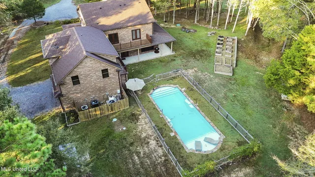 $670,000 | 1088 South Red Banks Road, Byhalia, MS 38611