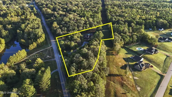 $663,500 | 1088 South Red Banks Road, Byhalia, MS 38611