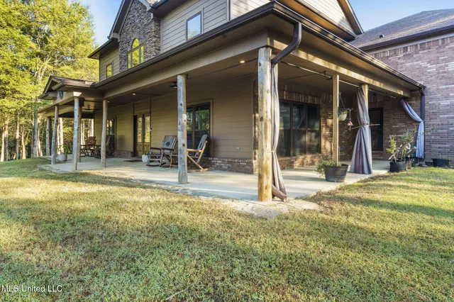 $670,000 | 1088 South Red Banks Road, Byhalia, MS 38611