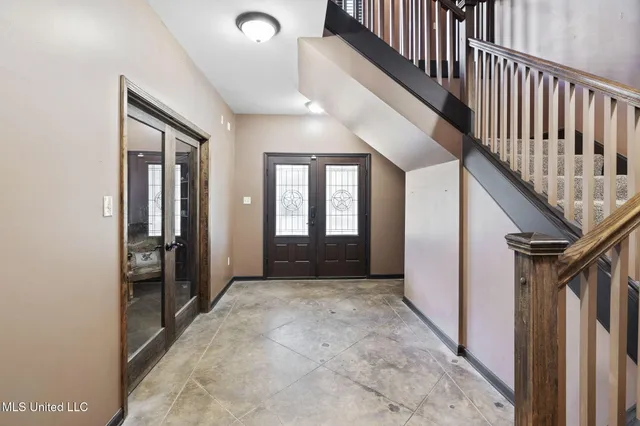 $670,000 | 1088 South Red Banks Road, Byhalia, MS 38611