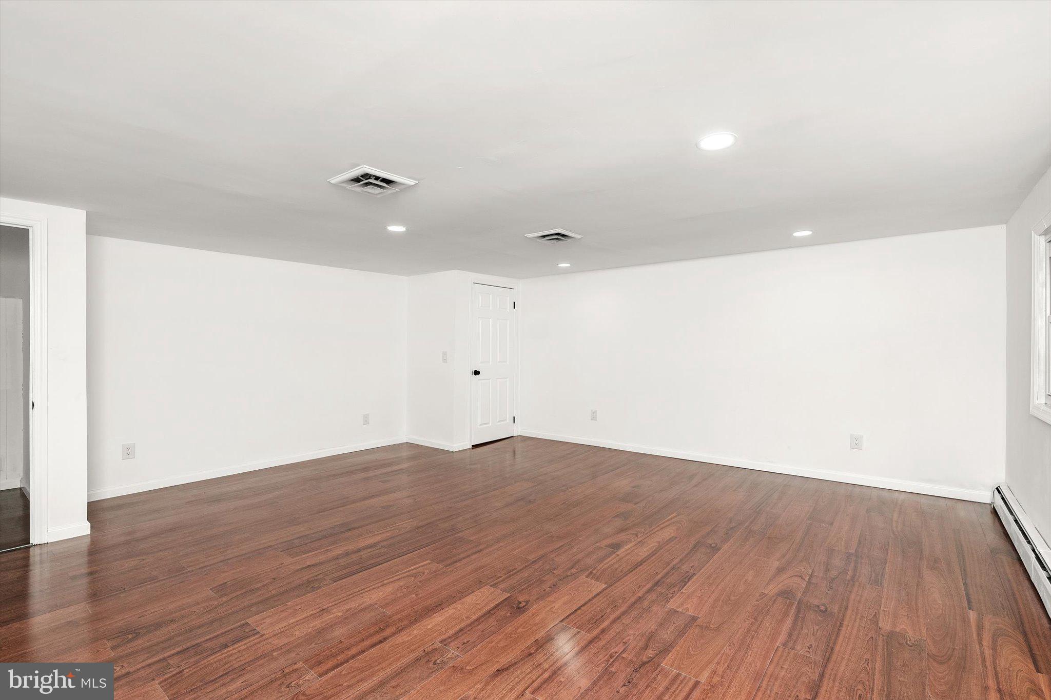 583 Edinburg Road Trenton, NJ 08619 - Photo 20 of 38