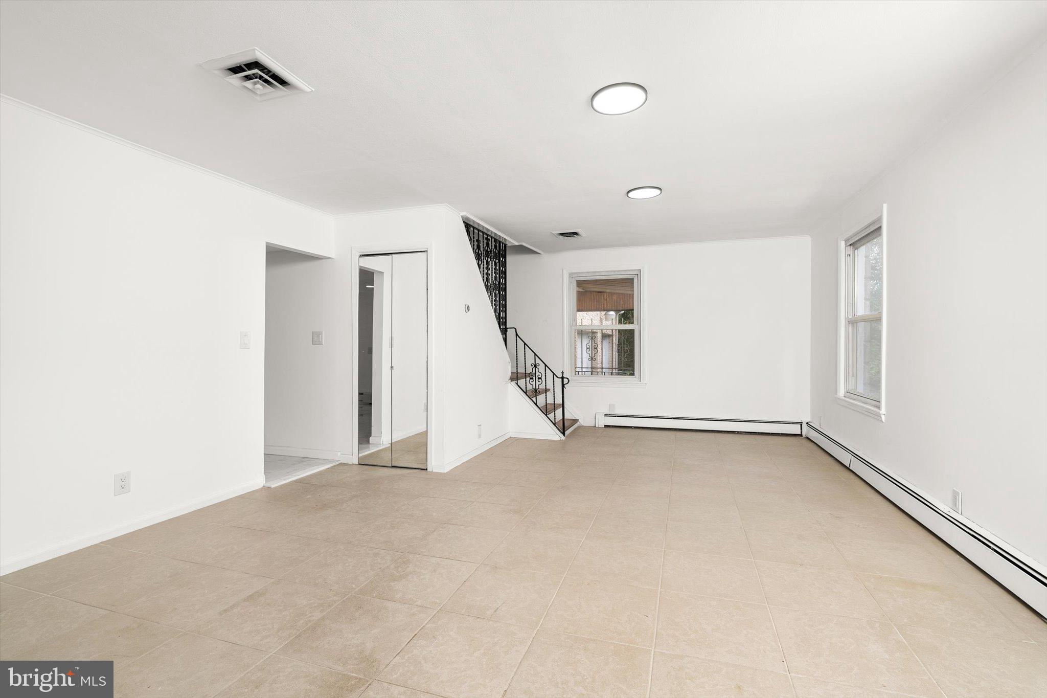 583 Edinburg Road Trenton, NJ 08619 - Photo 6 of 38