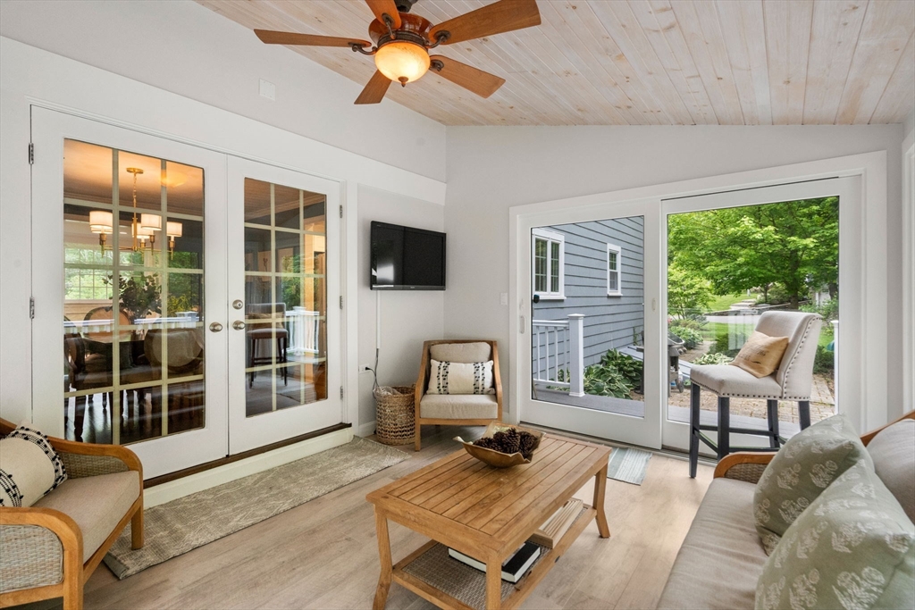 36 Indian Hill Road Medfield, MA 02052 - Photo 15 of 38