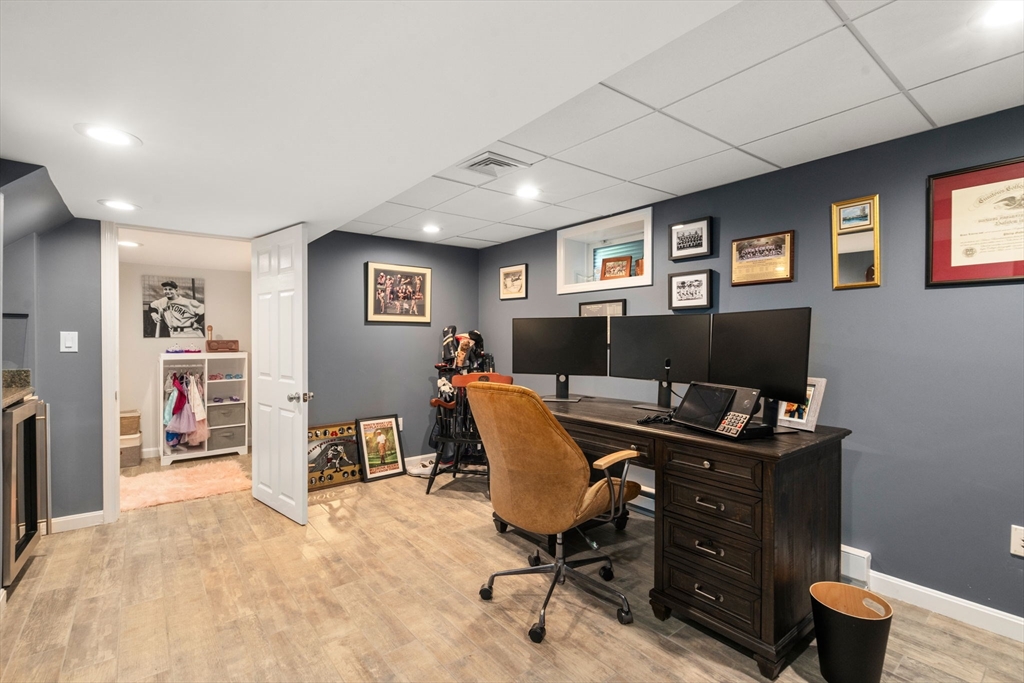 36 Indian Hill Road Medfield, MA 02052 - Photo 26 of 38