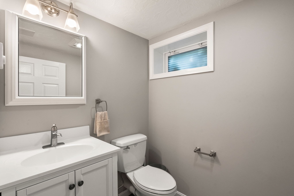 36 Indian Hill Road Medfield, MA 02052 - Photo 30 of 38