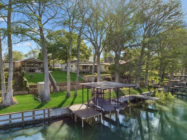 $569,900 | 230 Lee Street, Seguin, TX 78155