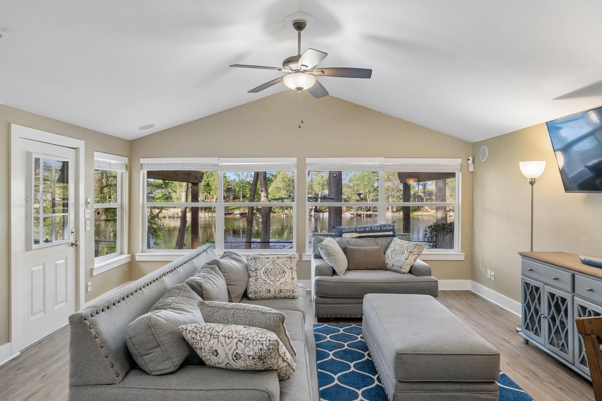 230 Lee Street Seguin, TX 78155 - Photo 19 of 40 a living room with furniture and a large window