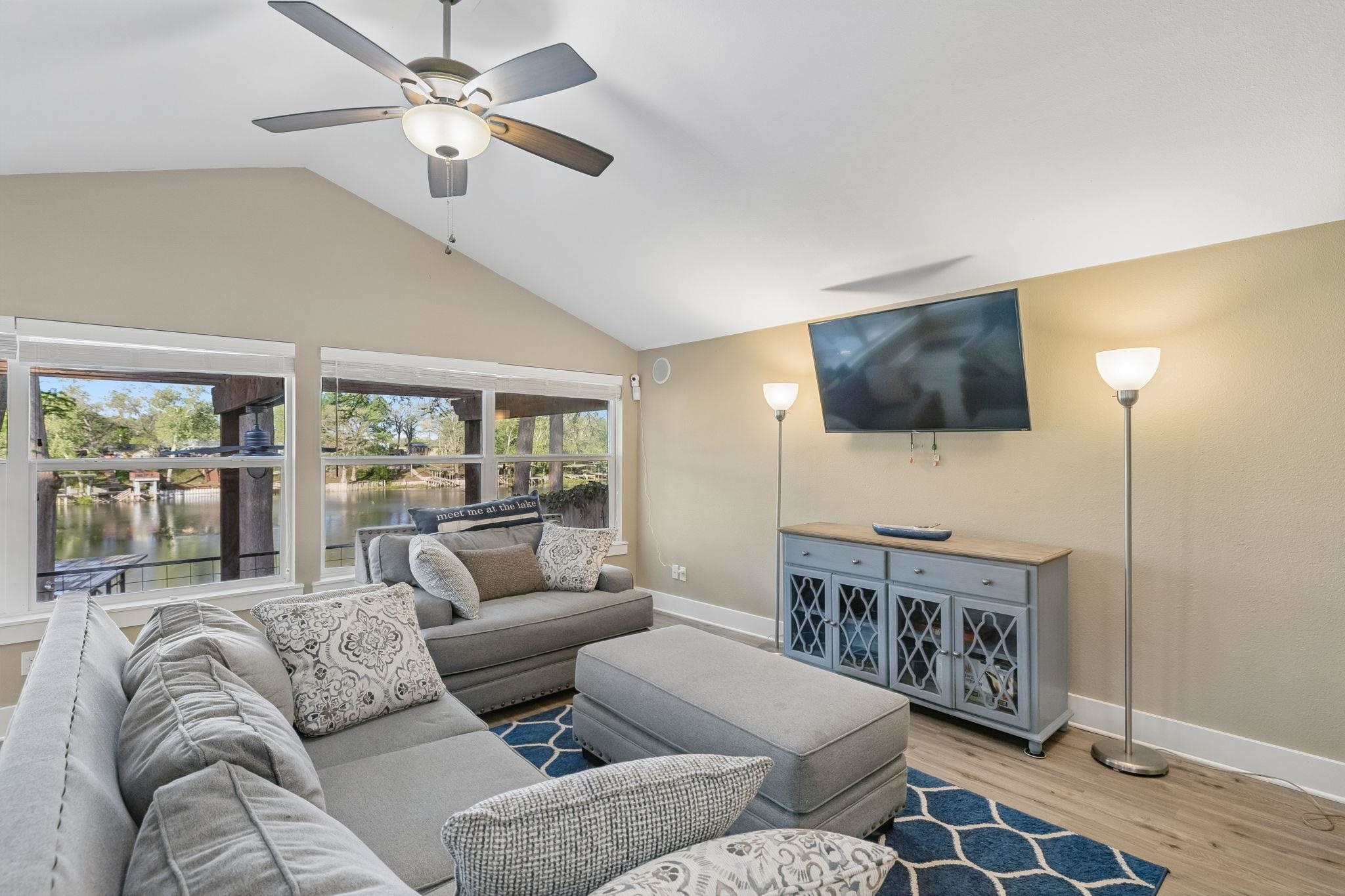 230 Lee Street Seguin, TX 78155 - Photo 21 of 40 a living room with furniture and a flat screen tv