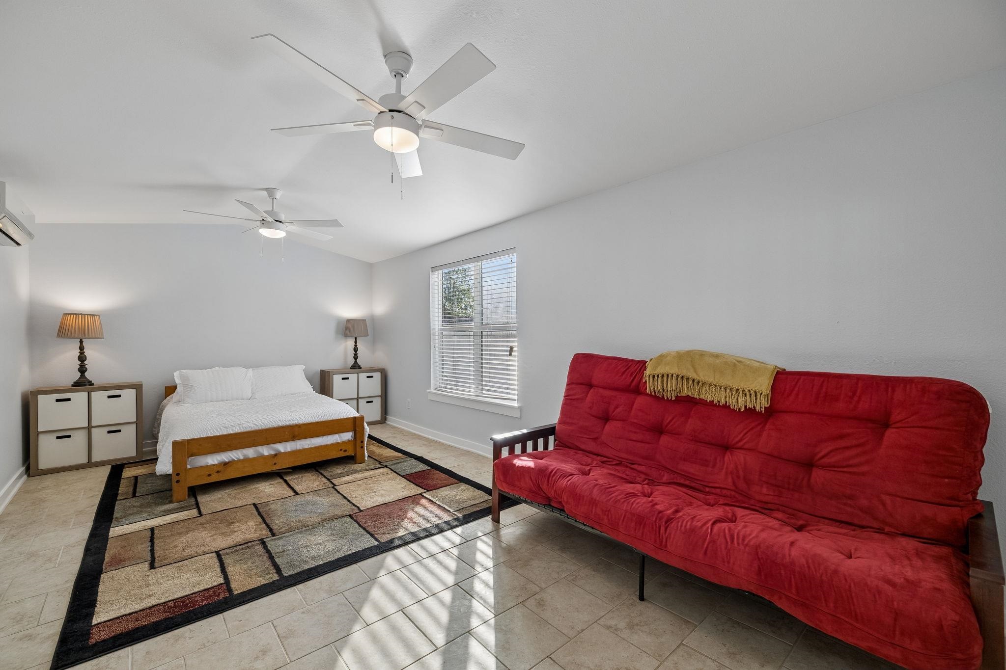 230 Lee Street Seguin, TX 78155 - Photo 31 of 40 a living room with furniture and a rug